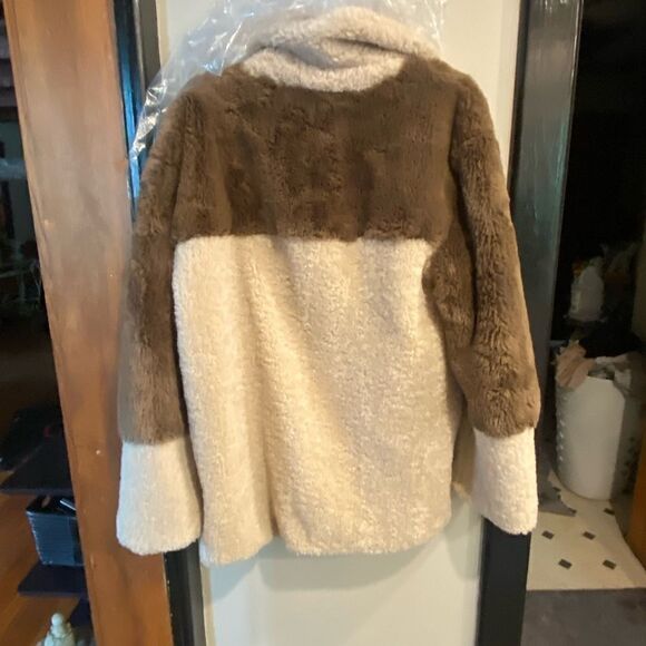 STEVE MADDEN Willow Faux Fur Color Blocked Coat Size Large - Picture 5 of 7